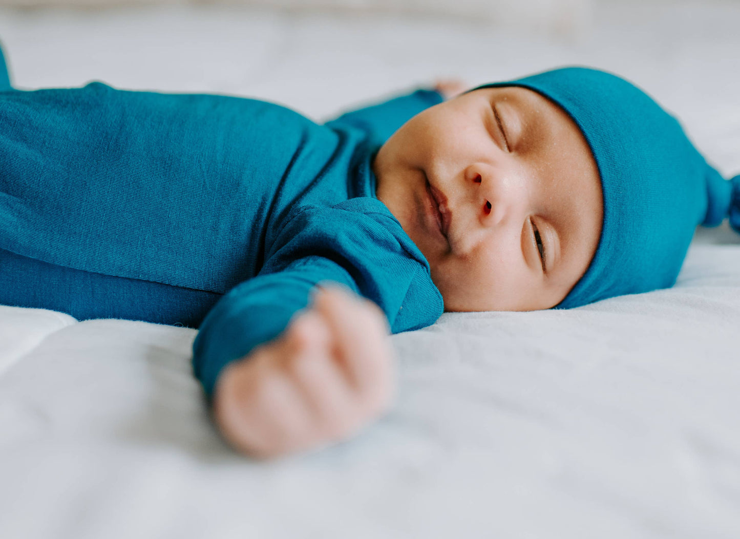 Three Little Tots - Blue Knotted Gown: Gown & Hat