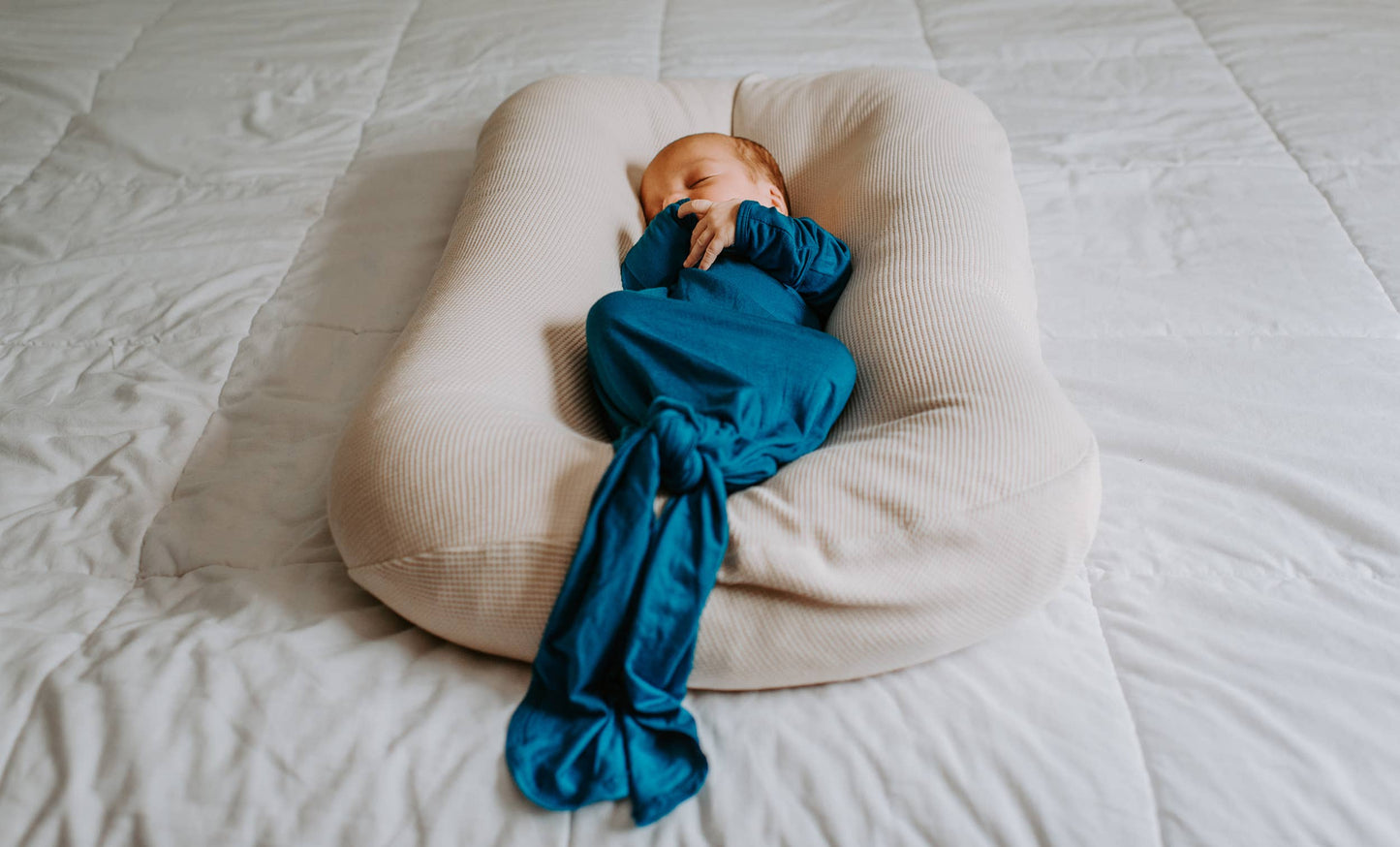 Three Little Tots - Blue Knotted Gown: Gown & Hat